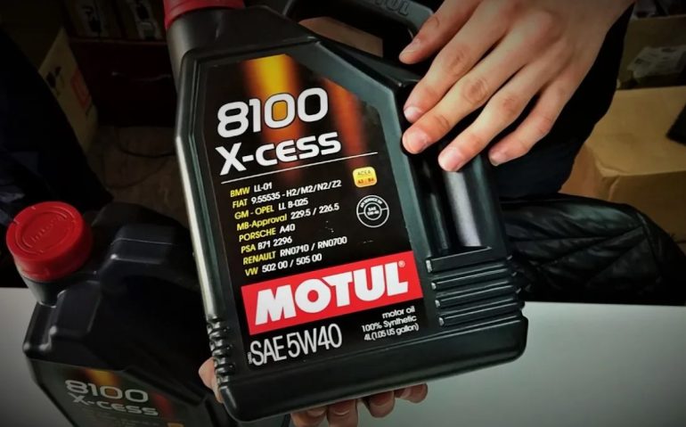 Моторные масла MOTUL 5W40: оптимальная защита и производительность