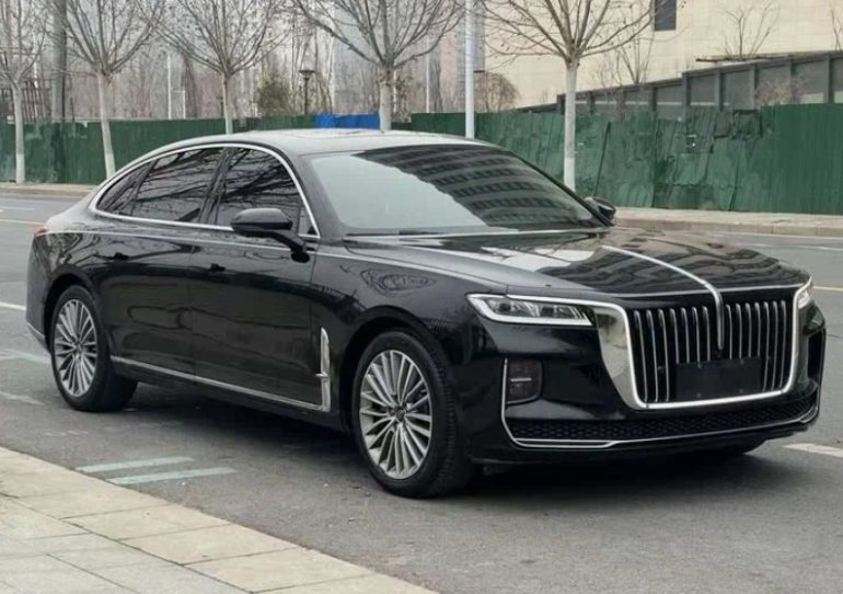 Автосалон Хончи: сравнение премиальных седанов китайского бренда